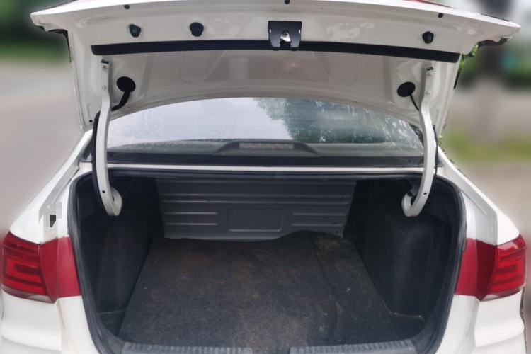 Used Volkswagen Santana 2018 1.5L Automatic Fashion Edition Trunk