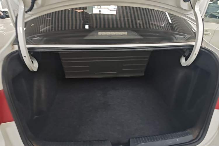 Used Volkswagen Santana 2018 1.5L Manual Fashion Edition Trunk