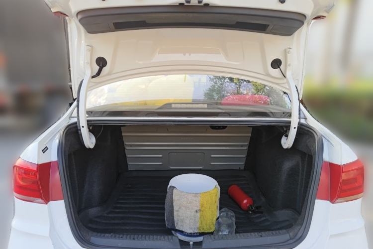 Used Volkswagen Santana 2018 1.5L Manual Fashion Edition Trunk