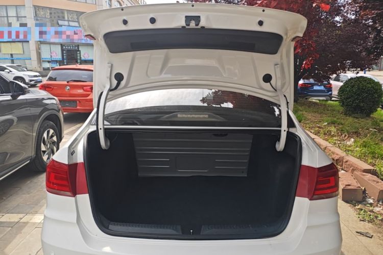 Used Volkswagen Santana 2018 1.5L Manual Fashion Edition Trunk