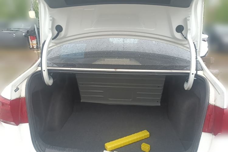 Used Volkswagen Santana 2018 1.5L Automatic Fashion Edition Trunk