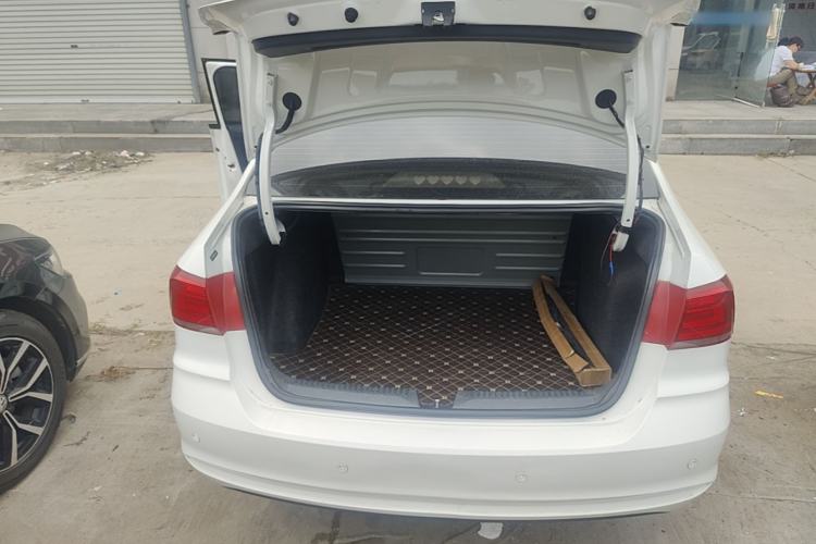Used Volkswagen Santana 2018 1.5L Automatic Fashion Edition Trunk