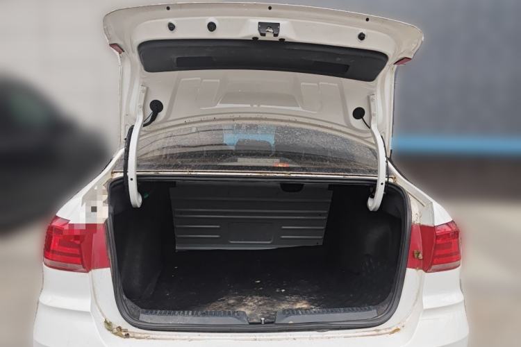 Used Volkswagen Santana 2018 1.5L Automatic Fashion Edition Trunk