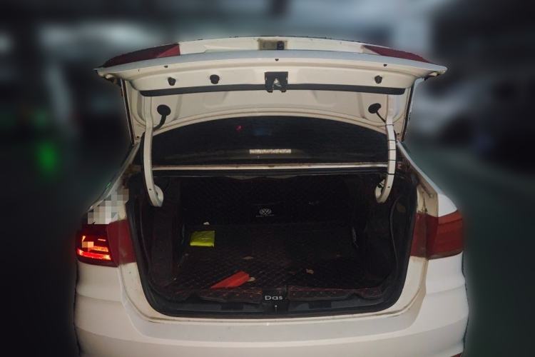 Used Volkswagen Santana 2018 1.5L Manual Fashion Edition Trunk