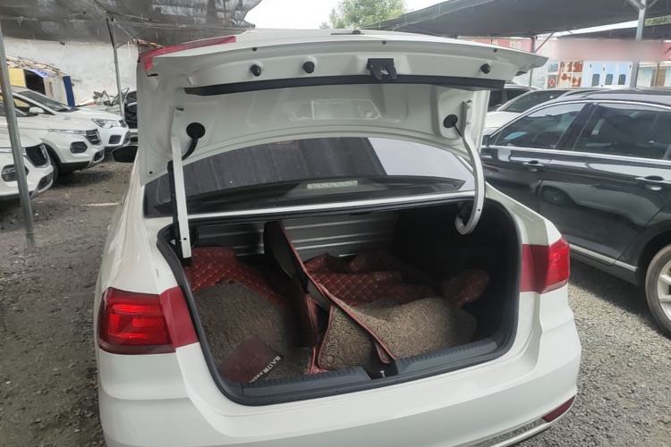 Used Volkswagen Santana 2018 1.5L Automatic Fashion Edition Trunk