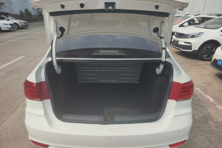 Used Volkswagen Santana 2018 1.5L Automatic Comfort Edition Trunk