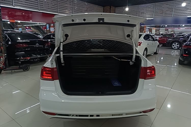 Used Volkswagen Santana 2018 1.5L Manual Fashion Edition Trunk