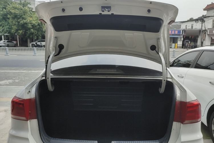 Used Volkswagen Santana 2018 1.5L Manual Fashion Edition Trunk