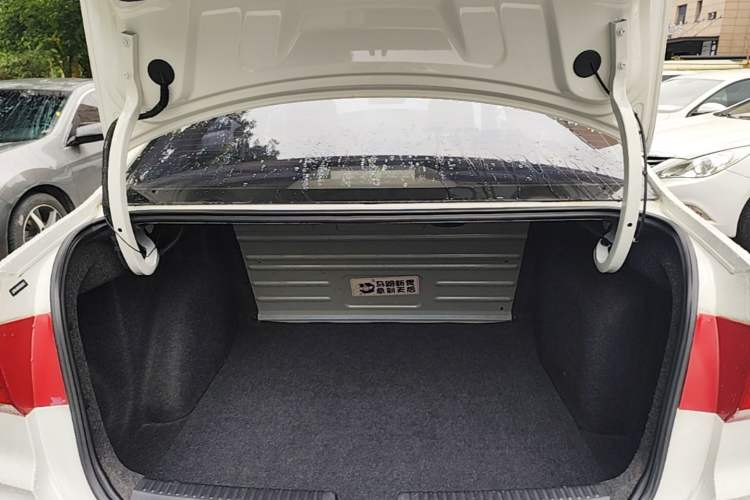 Used Volkswagen Santana 2018 1.5L Manual Fashion Edition Trunk