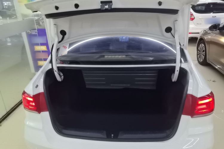 Used Volkswagen Santana 2018 1.5L Manual Fashion Edition Trunk