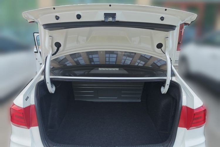 Used Volkswagen Santana 2018 1.5L Automatic Comfort Edition Trunk