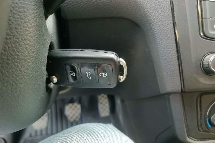 Used Volkswagen Santana 2018 1.5L Manual Fashion Edition Vehicle Key