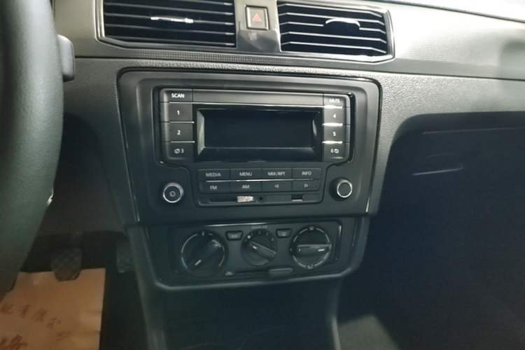 Used Volkswagen Santana 2019 1.5L Manual Fashion Edition China VI Standard Audio And AC Panel