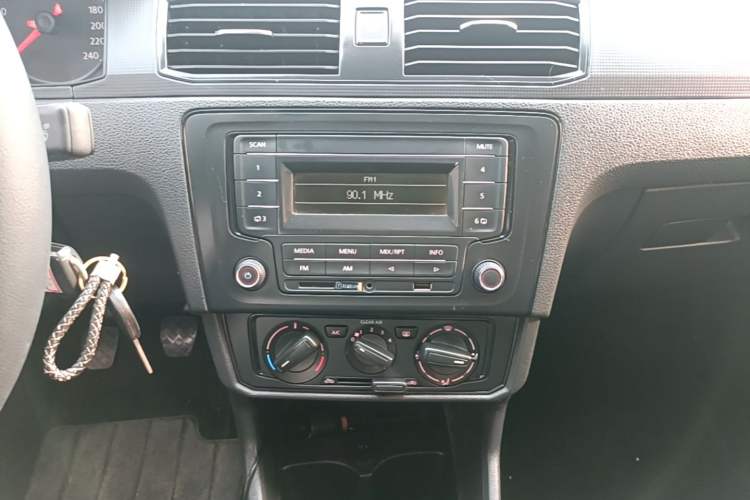 Used Volkswagen Santana 2019 1.5L Manual Fashion Edition China VI Standard Audio And AC Panel