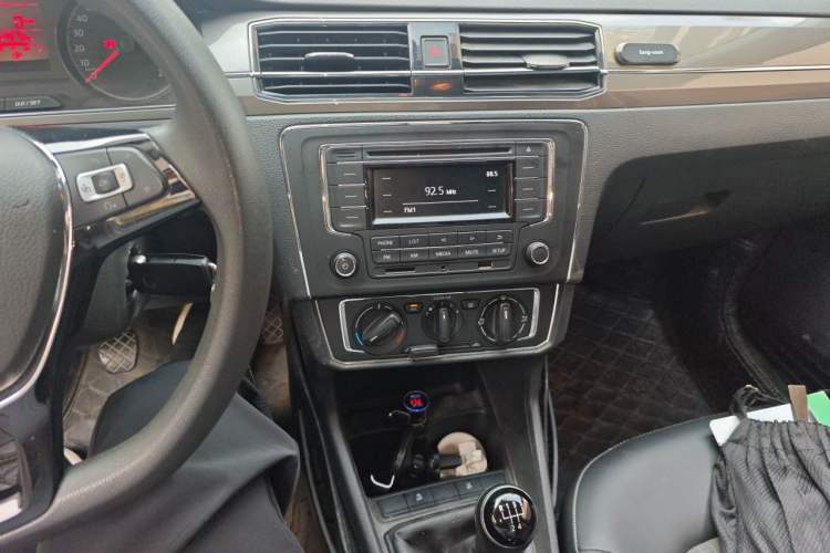 Used Volkswagen Santana 2019 1.5L Manual Comfort Edition China VI Standard Audio And AC Panel