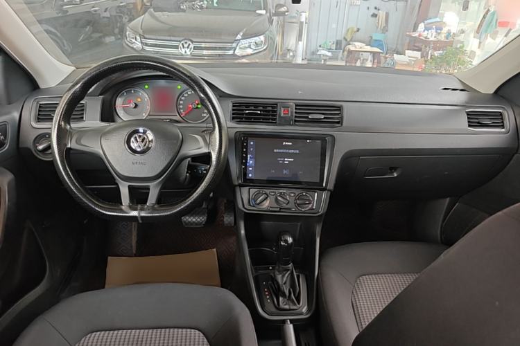 Used Volkswagen Santana 2019 1.5L Automatic Fashion Edition China VI Center Console