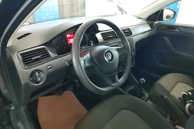 Used Volkswagen Santana 2019 1.5L Manual Fashion Edition China VI Standard Center Console