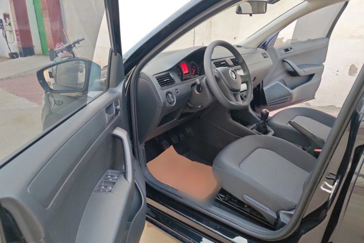 Used Volkswagen Santana 2019 1.5L Manual Fashion Edition China VI Standard Driver Seat