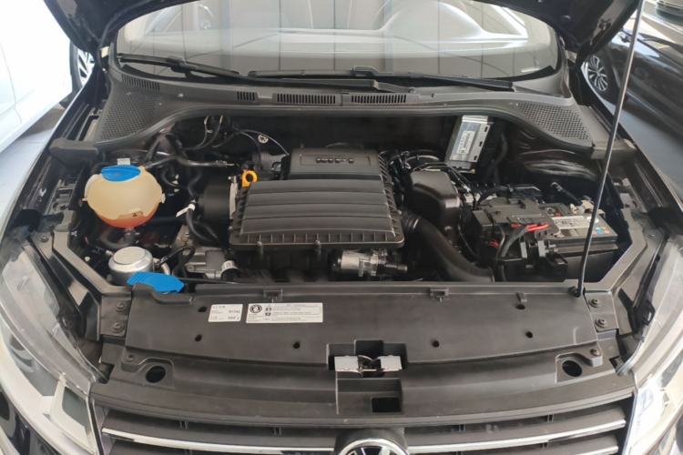 Used Volkswagen Santana 2019 1.5L Automatic Fashion Edition China VI Engine Bay