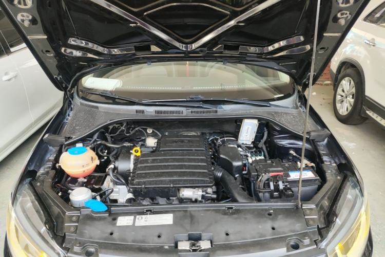 Used Volkswagen Santana 2019 1.5L Manual Fashion Edition China VI Standard Engine Bay