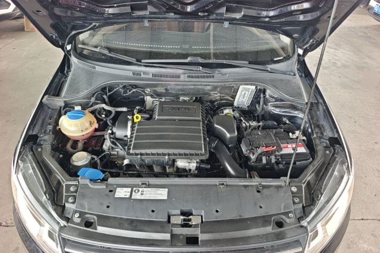 Used Volkswagen Santana 2019 1.5L Automatic Fashion Edition China VI Engine Bay