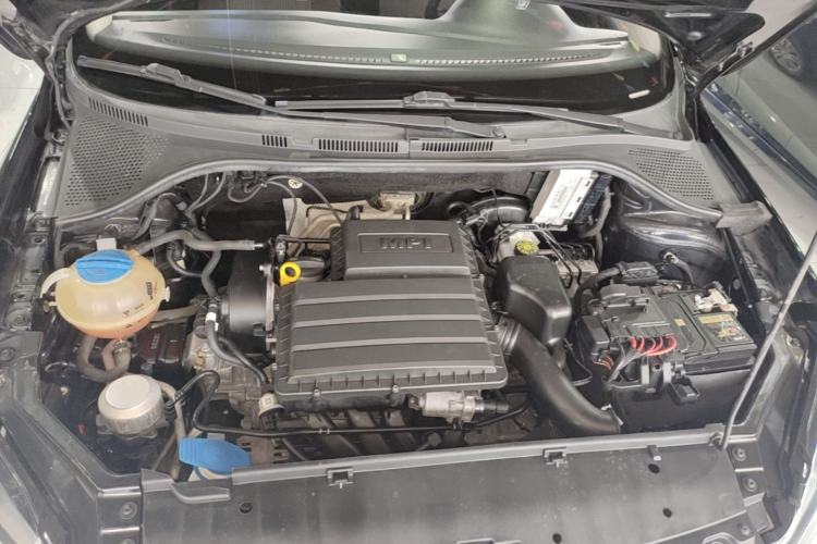 Used Volkswagen Santana 2019 1.5L Automatic Fashion Edition China VI Engine Bay