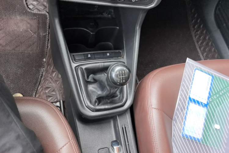 Used Volkswagen Santana 2019 1.5L Manual Fashion Edition China VI Standard Gear Lever