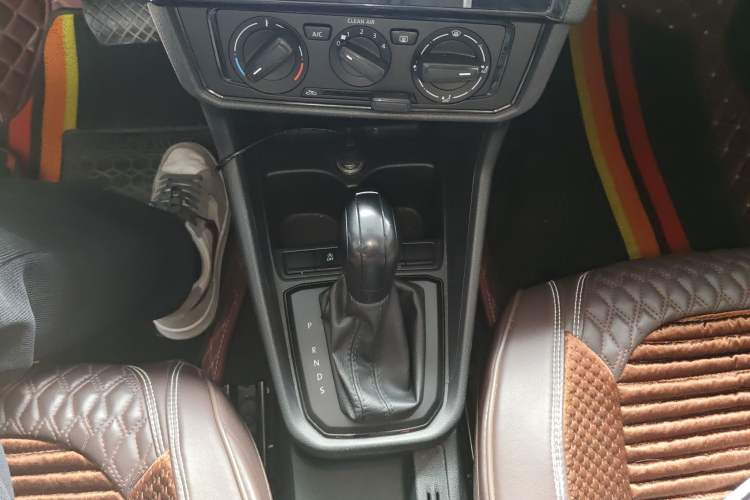 Used Volkswagen Santana 2019 1.5L Automatic Fashion Edition China VI Gear Lever