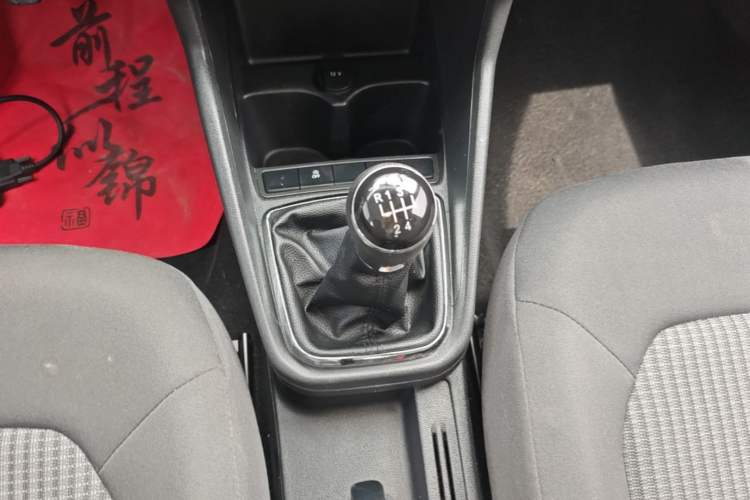 Used Volkswagen Santana 2019 1.5L Manual Fashion Edition China VI Standard Gear Lever