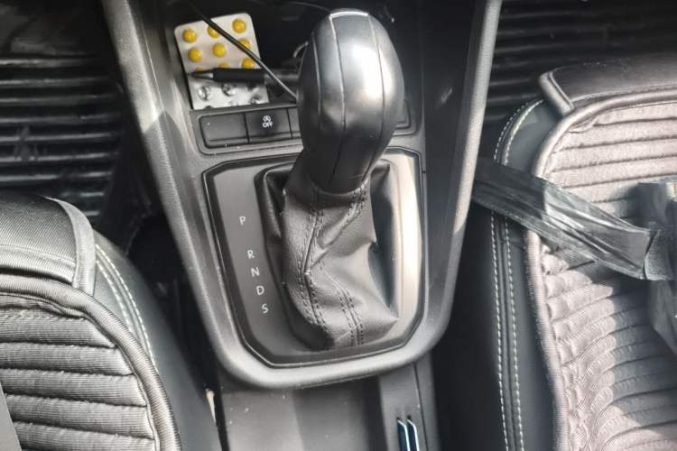 Used Volkswagen Santana 2019 1.5L Automatic Fashion Edition China VI Gear Lever