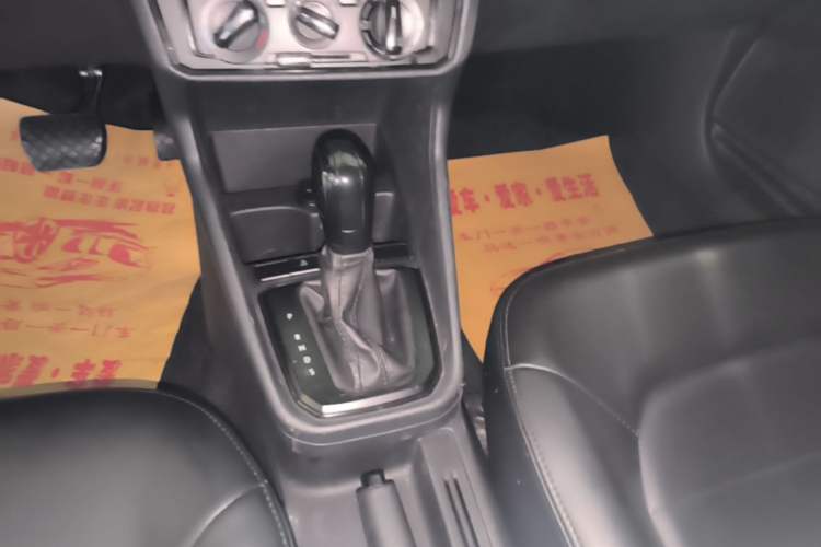Used Volkswagen Santana 2019 1.5L Automatic Fashion Edition China VI Gear Lever