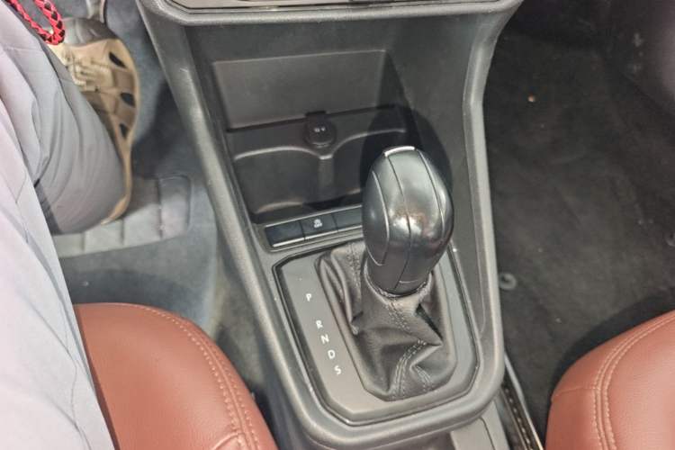 Used Volkswagen Santana 2019 1.5L Automatic Fashion Edition China VI Gear Lever