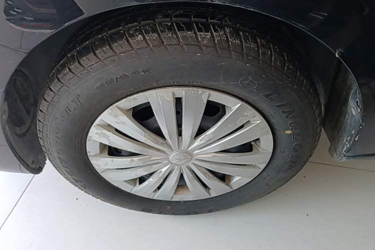 Used Volkswagen Santana 2019 1.5L Manual Fashion Edition China VI Standard Left Front Wheel Hub