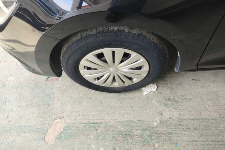 Used Volkswagen Santana 2019 1.5L Manual Fashion Edition China VI Standard Left Front Wheel Hub
