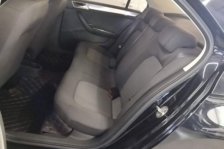 Used Volkswagen Santana 2019 1.5L Automatic Fashion Edition China VI Left Rear Seat