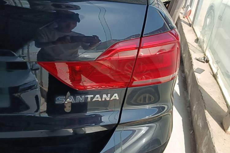 Used Volkswagen Santana 2019 1.5L Manual Fashion Edition China VI Standard Right Rear Taillight