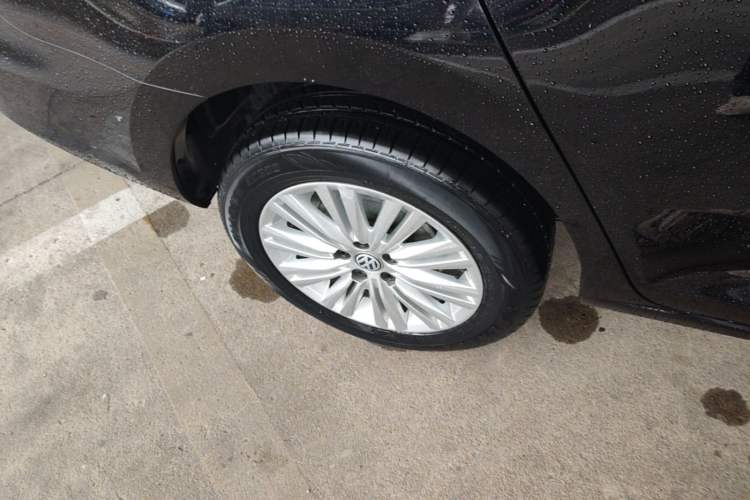 Used Volkswagen Santana 2019 1.5L Automatic Comfort Edition China VI Standard Right Rear Wheel Hub