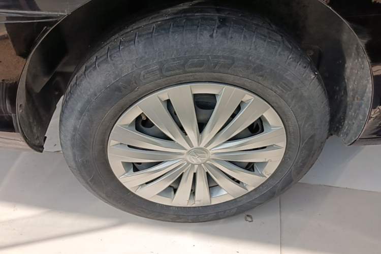 Used Volkswagen Santana 2019 1.5L Manual Fashion Edition China VI Standard Right Rear Wheel Hub