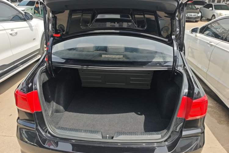 Used Volkswagen Santana 2019 1.5L Manual Fashion Edition China VI Standard Trunk