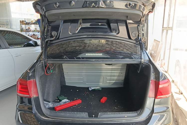 Used Volkswagen Santana 2019 1.5L Manual Fashion Edition China VI Standard Trunk