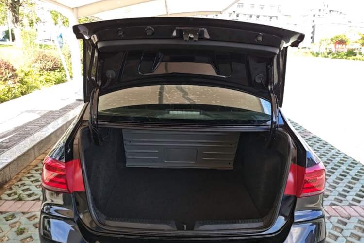 Used Volkswagen Santana 2019 1.5L Automatic Fashion Edition China VI Trunk
