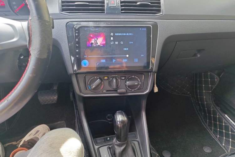 Used Volkswagen Santana 2019 1.5L Automatic Fashion Edition China VI Audio And AC Panel