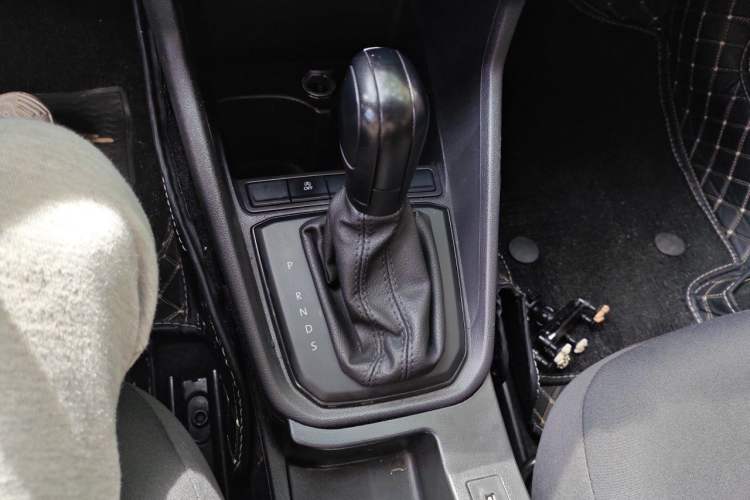 Used Volkswagen Santana 2019 1.5L Automatic Fashion Edition China VI Gear Lever