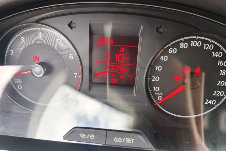 Used Volkswagen Santana 2019 1.5L Manual Comfort Edition China VI Standard Odometer Close Up