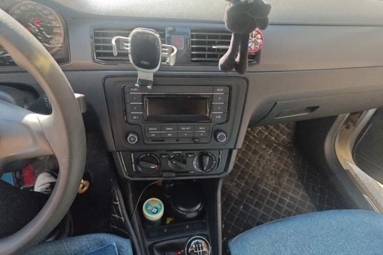 Used Volkswagen Santana 2019 1.5L Manual Fashion Edition China VI Standard Audio And AC Panel