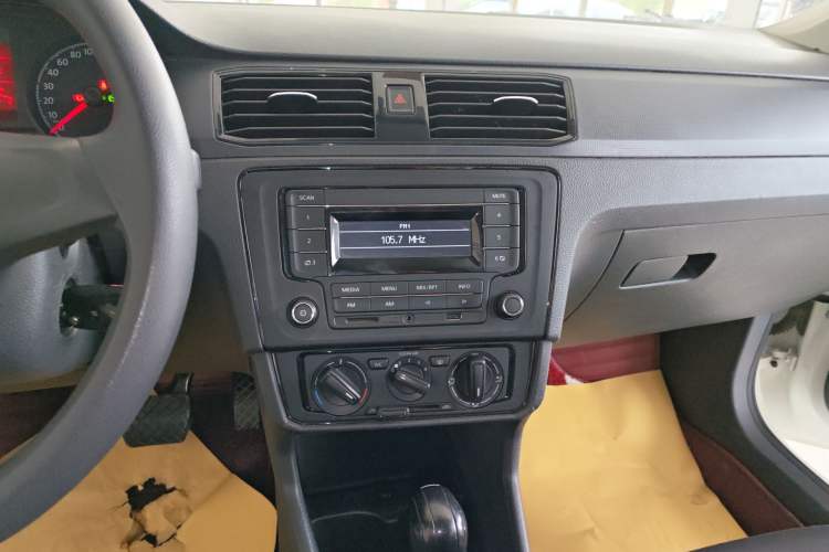 Used Volkswagen Santana 2019 1.5L Automatic Fashion Edition China VI Audio And AC Panel