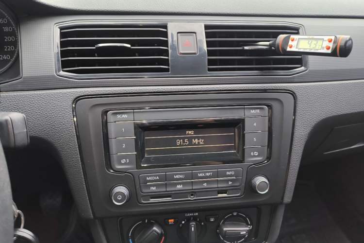 Used Volkswagen Santana 2019 1.5L Manual Fashion Edition China VI Standard Audio And AC Panel