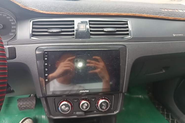 Used Volkswagen Santana 2019 1.5L Automatic Fashion Edition China VI Audio And AC Panel