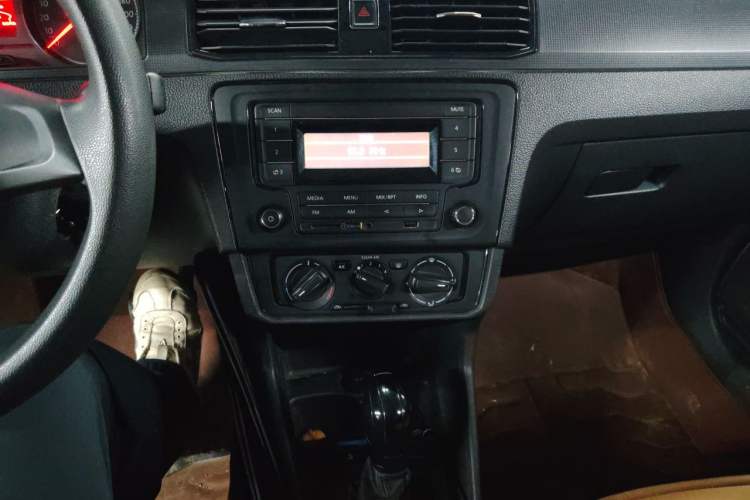 Used Volkswagen Santana 2019 1.5L Automatic Fashion Edition China VI Audio And AC Panel