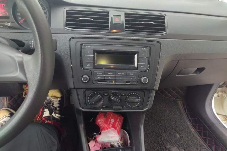 Used Volkswagen Santana 2019 1.5L Manual Fashion Edition China VI Standard Audio And AC Panel